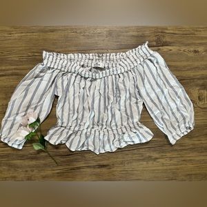 Hollister Cropped Blouse Off the Shoulders